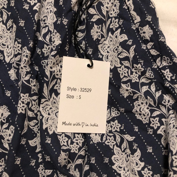 New with tags flowy jumper - Picture 2 of 4